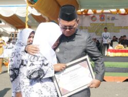 Bupati Thariq Tunjukkan Empati, Honor Operator SDN 7 Biau Ditanggung Pribadi