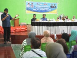 Gubernur Gusnar Salurkan Bantuan Pangan di Pentadio Barat dan Timur untuk 350 KPM