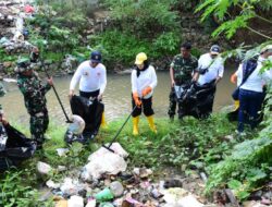 Peringati Hari Bakti PU Ke-80, Wagub Idah Pimpin Aksi Bersih Sungai Bulota Rawan Banjir