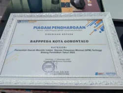 Pemkot Gorontalo Raih Award BPMP untuk SPM Pendidikan Terbaik