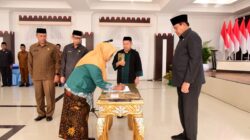 Gusnar Ismail Resmi Melantik 39 Pejabat Fungsional Melalui Jalur Penyesuaian dan Promosi