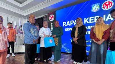 Dekranasda Gorontalo Salurkan Bantuan Mesin dan Bahan bagi UMKM