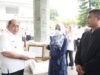 Wali Kota Adhan Beri Reward Petugas Kebersihan yang Tetap Kerja di Tengah Hujan Deras
