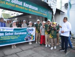 Gusnar Ismail Bersama Idah Syaidah Lepas Jalan Sehat HAB Ke-80 Kemenag