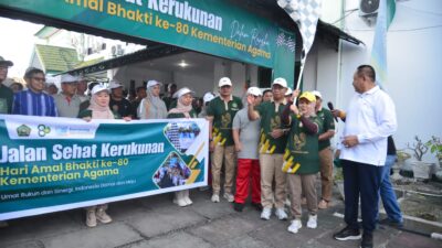 Gusnar Ismail Bersama Idah Syaidah Lepas Jalan Sehat HAB Ke-80 Kemenag