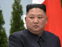 Kim Jong Un tinjau proyek kapal selam tenaga nuklir Korut