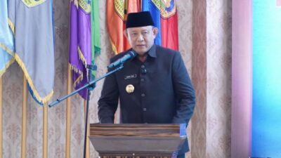 Lantik Rektor Baru, Gusnar Ismail Minta UG Responsif Terhadap Tantangan Daerah