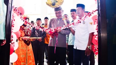 Bupati Saipul Resmikan Kantor Desa Omayuwa