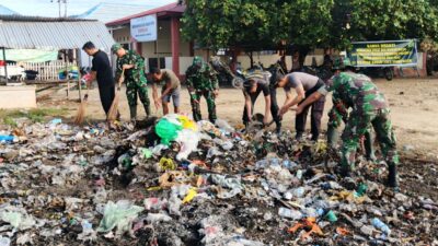 Polsek Paguat Korve Bersama Dukung Gerakan Indonesia ASRI di Pesisir Pantai Bumbulan