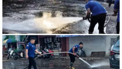 Damkar Kotamobagu Bantu Bersihkan Sisa Sampah Pasca Idul Fitri