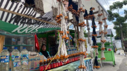 Jelang Malam Tumbilotohe, Penjualan Lampu Botol di Kota Gorontalo Masih Sepi