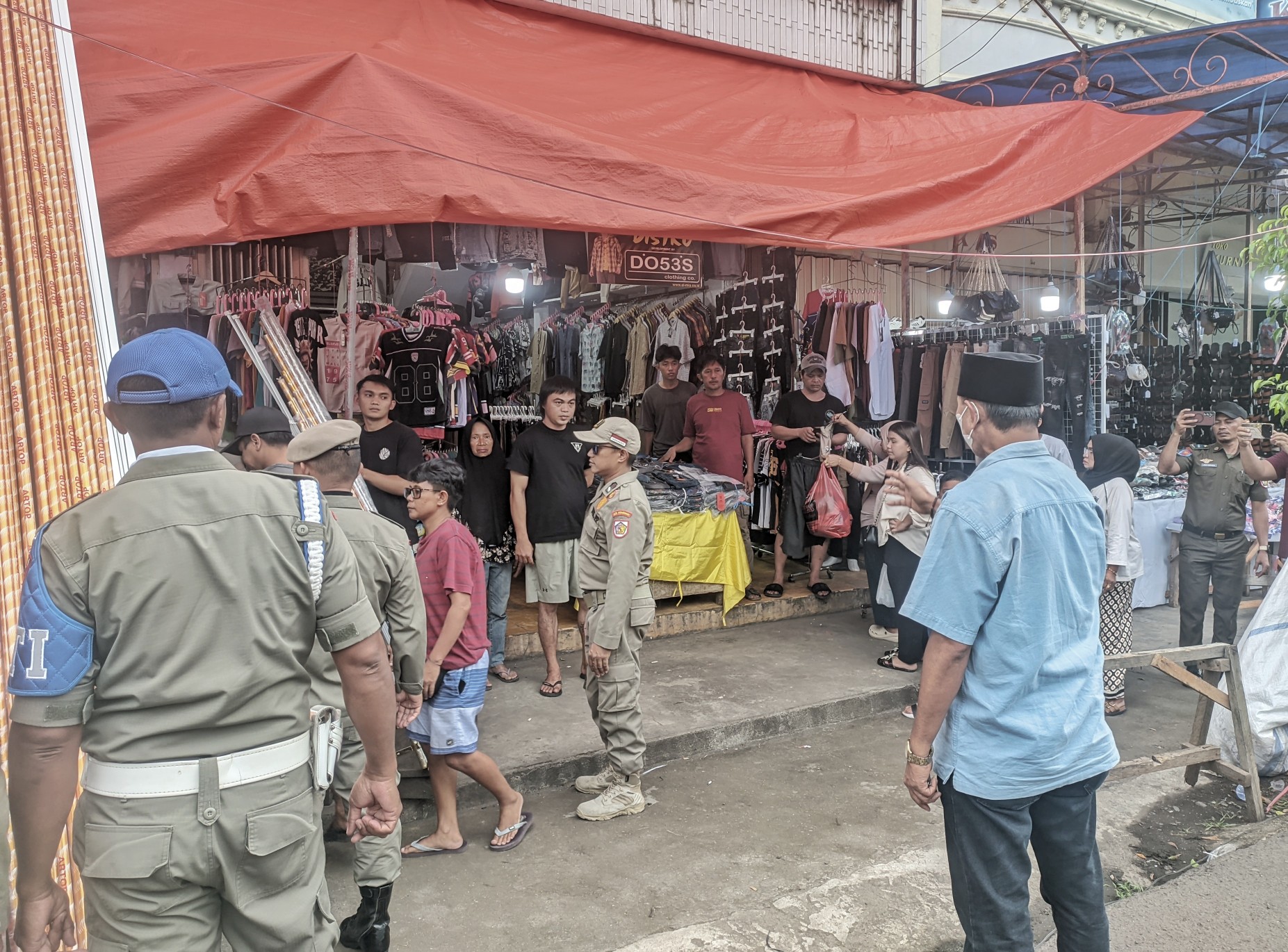 Satpol PP Siap Sita Lapak Pasar Senggol Ilegal