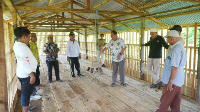 Thariq Modanggu Turun Langsung ke Kandang, Soroti Detail Penentu Kualitas Ternak di Desa Windu