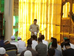 Wali Kota dan Wawali Kotamobagu Sholat Tarawih Perdana di Masjid Agung Baitul Makmur
