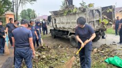 Peringati Hari Kartini, Polwan Polres Gorontalo Gelar Aksi Bersih-Bersih di GOR David Tony
