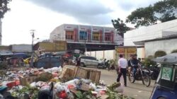 Sampah Menumpuk di Pasar 23 Maret, DLH Kotamobagu Soroti Rendahnya Disiplin Warga