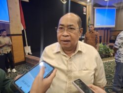 Evaluasi Camat dan Lurah, Adhan Dambea: Jabatan Itu Harus Berguna Buat Rakyat!   