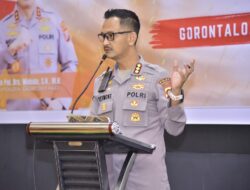 Apresiasi Dedikasi Jajaran, Kabid Humas Polda Gorontalo Resmi Buka Rakernis di Hotel Grand Q