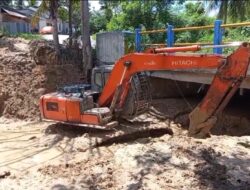 Penambang Turun Tangan, Ancaman Banjir di Tiga Desa Mulai Diatasi