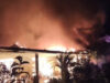 BREAKING NEWS: Satu Rumah di Belakang Kantor Desa Bungalo Terbakar
