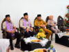 Tiba di Gorontalo, Wamentan Sudaryono dan Wamenhut Rohmat Marzuki Disambut Adat Mopotilolo