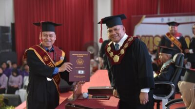 UNG Kukuhkan 700 Lulusan di Wisuda ke-61, Rektor Tekankan Peran sebagai Agen Perubahan Bangsa