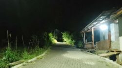 Jalan Warga Kian Terang, Pemdes Sia Tambah 10 Titik Lampu Jalan