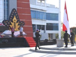 Semarak HUT RI di UNG: Upacara Khidmat Berbalut Nuansa Adat dan Budaya