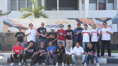 Semarak HUT RI ke-81, Bank Mandiri dan SMSI Gorontalo Bagikan 810 Bendera Merah Putih