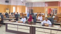 Tangis Ibu Erni Iringi Penyampaian Aduan di RDPU DPRD Gorut