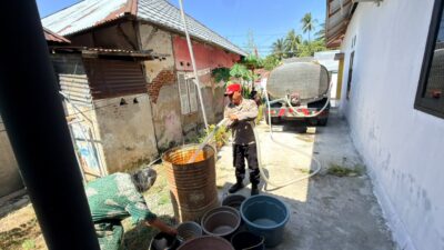 ​Atasi Krisis Air Bersih, SPN Polda Gorontalo Salurkan Bantuan untuk Warga dan Tempat Ibadah di Telaga Biru