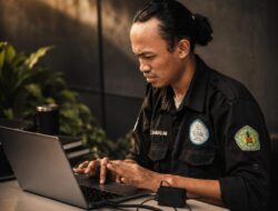 Listrik Masuk PETI, Kades Hulawa Kena Sorot BEM