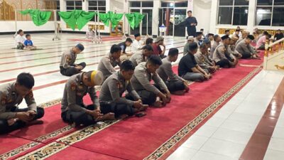 Kapolda Gorontalo Gelar Sholat Subuh Berjamaah dan Dialog Kamtibmas