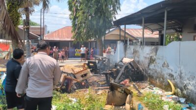 Call Center 110 Polri Terima Laporan Kebakaran di Tomolobutao Selatan