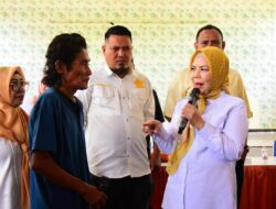 Pemprov Gorontalo Penyaluran Bantuan Beras CBP ke 295 KPM di Desa Teratai
