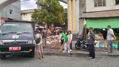 DLH Ingatkan Pedagang Tak Buang Sampah di Gerbang Pasar 23 Maret