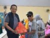 Hujan Turun di Bone Pesisir Saat Gusnar Ismail Salurkan Bantuan Sembako