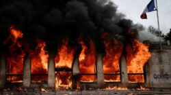 Prancis Membara, Toko Dijarah dan Balai Kota Dibakar dalam Gelombang Demo Nasional