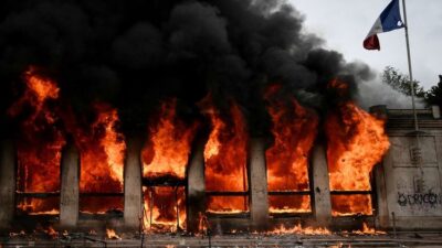 Prancis Membara, Toko Dijarah dan Balai Kota Dibakar dalam Gelombang Demo Nasional
