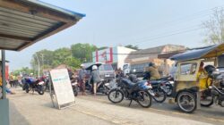 Antrean SPBU Berjam-jam, Pertalite Eceran Tembus Rp25 Ribu per Liter dan Harga Kebutuhan Pokok Ikut Melonjak