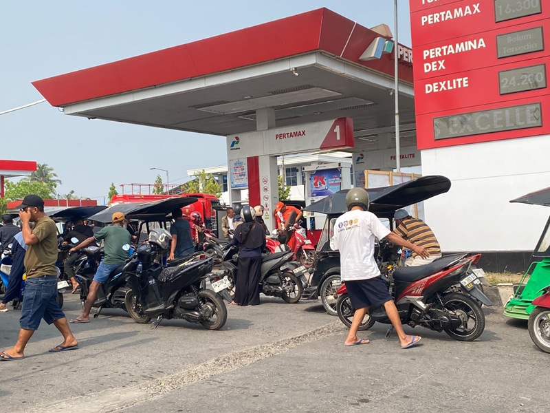 Spekulan Beralih Borong Pertamax dan Jual Rp30 Ribu per Botol