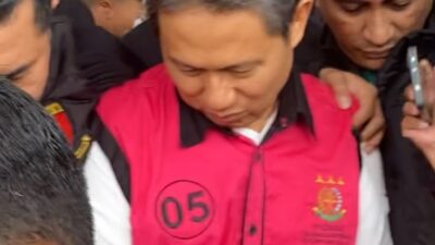 Diduga Terima Fee Rp1,1 Miliar, Eks Pj Gubernur Gorontalo Dijebloskan ke Lapas