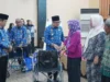 Lewat AIR LANSIA, Pemkot Gorontalo Serahkan Bantuan Kursi Roda Bagi Warga Lansia