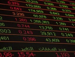 IHSG Anjlok, BEI Hentikan Perdagangan Saham